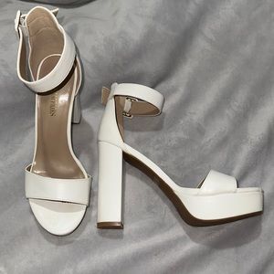 Dream Pairs, size 9, white